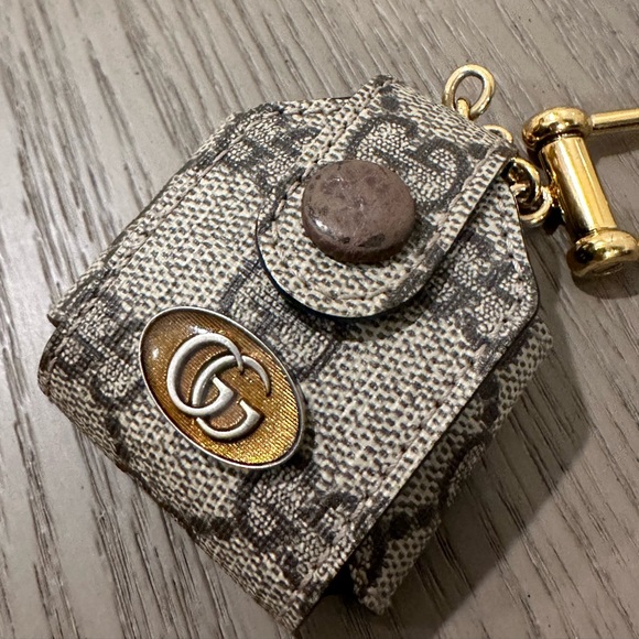 EUC GUCCI OPHIDIA GG APPLE AIRPODS CASE. AUTHENTIC - Picture 9 of 15